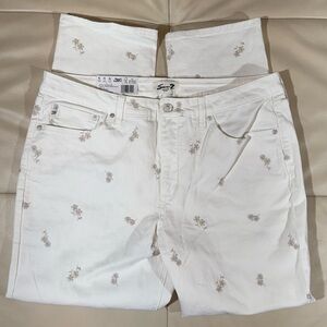 Seven7 90’s Straight Jean in Cream Embroidered Floral Pattern